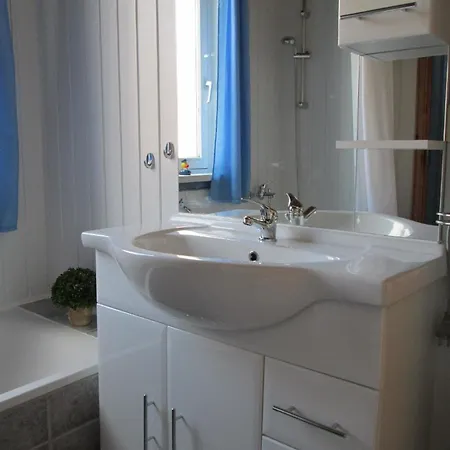Sehr Schoenes Auf Eingezaeunten Grundstueck Mit Kamin Und Einer Sauna * Extertal