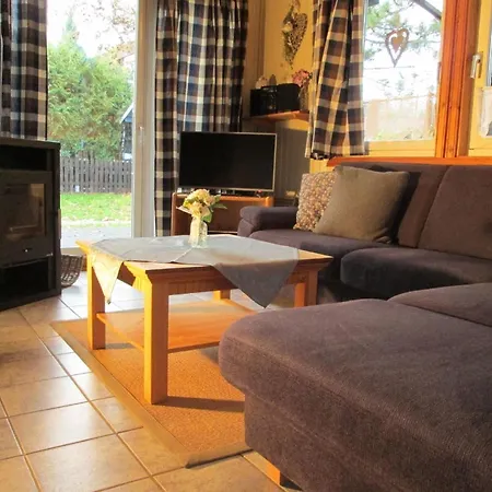 Sehr Schoenes Auf Eingezaeunten Grundstueck Mit Kamin Und Einer Sauna