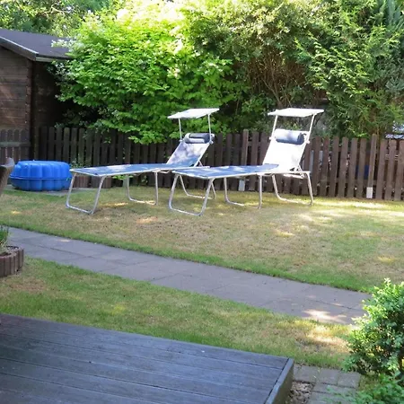 Holiday home Sehr Schoenes Auf Eingezaeunten Grundstueck Mit Kamin Und Einer Sauna *